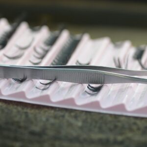 Ergonomic Eyelash Applicator Tweezer